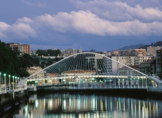 Bilbao_pasarela_zubi_zuri